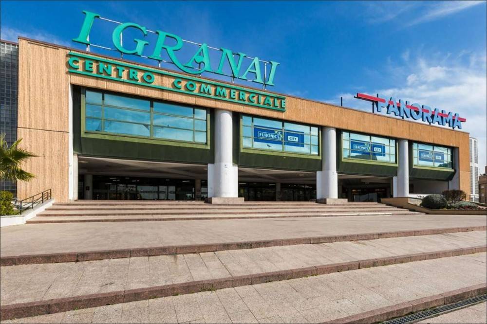 negozio in vendita a Roma in zona Ardeatino