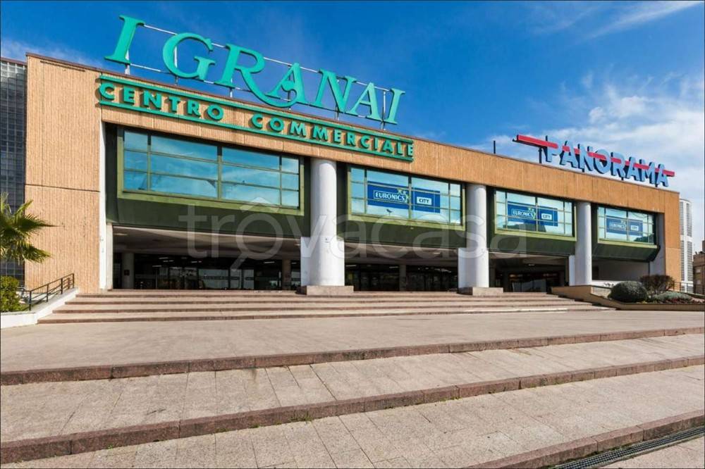 negozio in vendita a Roma in zona Ardeatino