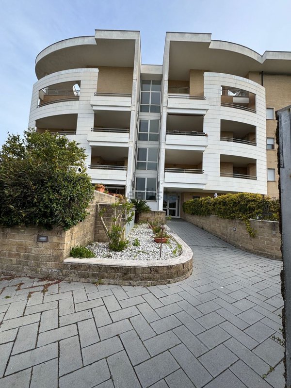 appartamento in vendita a Roma in zona Acilia