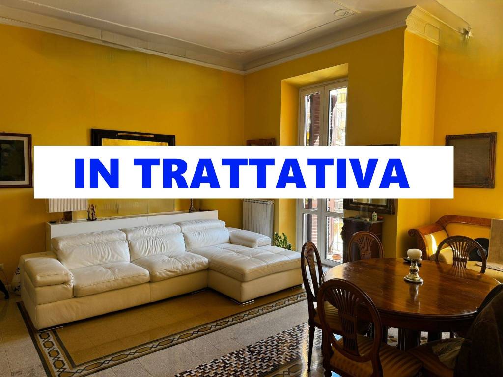 appartamento in vendita a Roma in zona Rione Monti/Campitelli