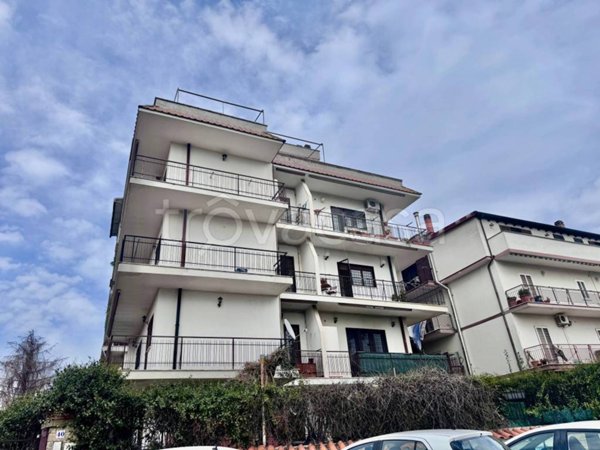 appartamento in vendita a Roma in zona Colle del Sole