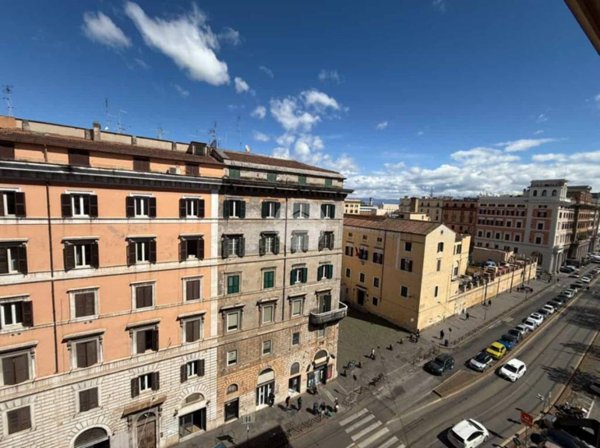 appartamento in vendita a Roma in zona Esquilino