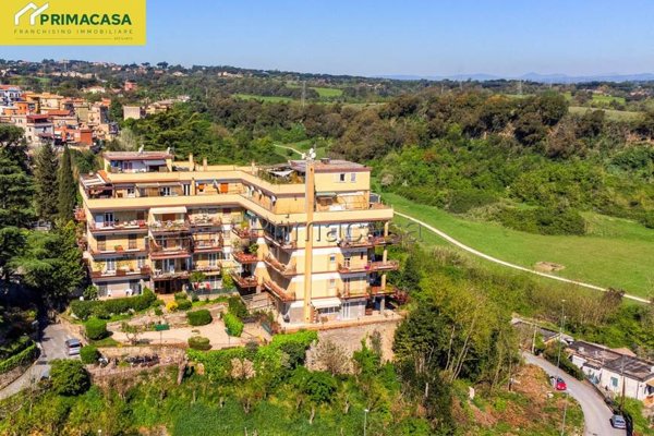 appartamento in vendita a Roma in zona Tomba di Nerone