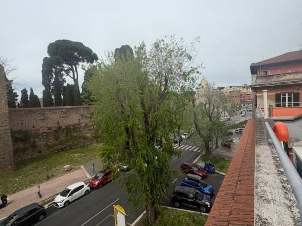 appartamento in vendita a Roma in zona Ostiense