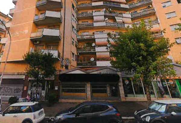 negozio in vendita a Roma in zona Trieste