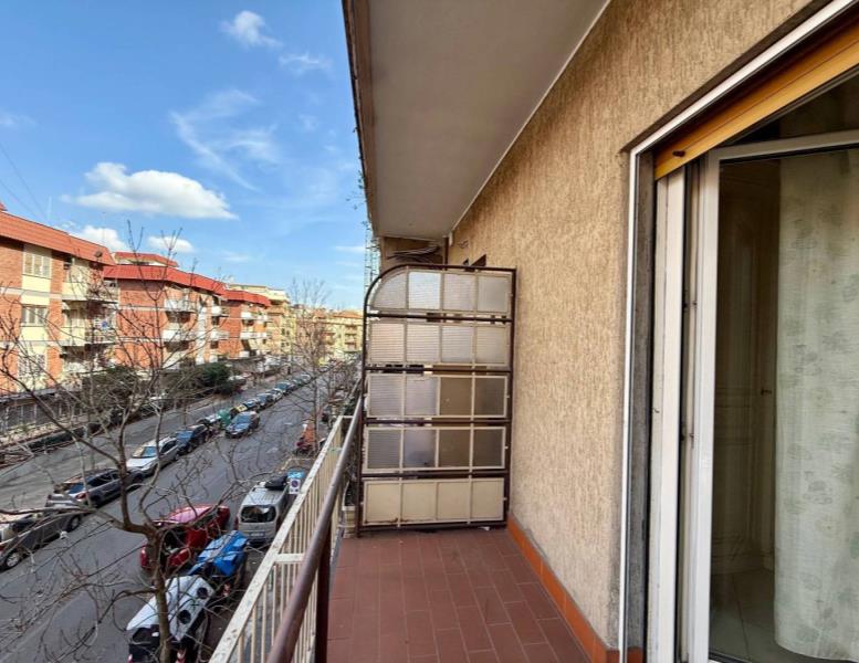 appartamento in vendita a Roma in zona Tuscolano