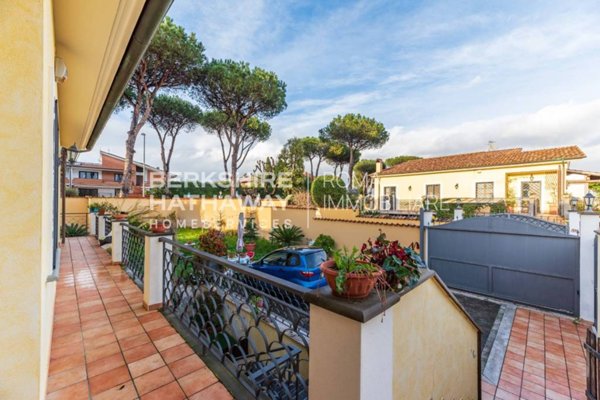 casa indipendente in vendita a Roma in zona Massimina/Casal Lumbroso