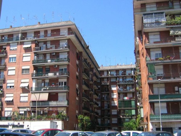 appartamento in vendita a Roma in zona Don Bosco