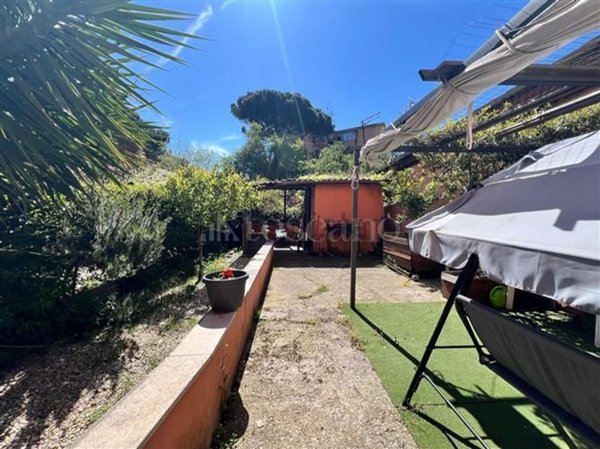 appartamento in vendita a Roma in zona Appio Claudio