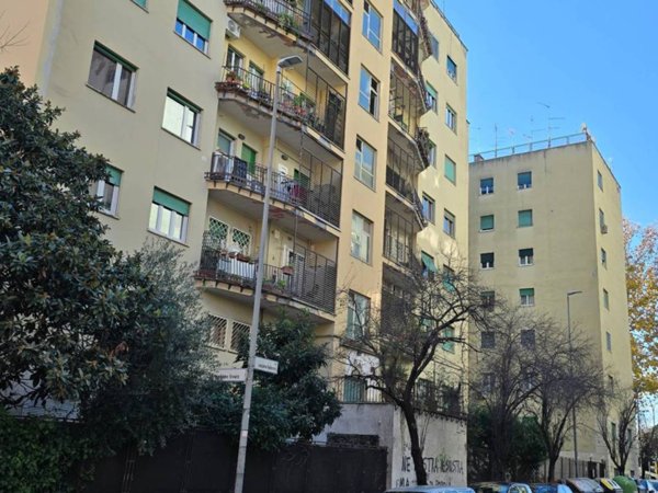 appartamento in vendita a Roma in zona Ostiense