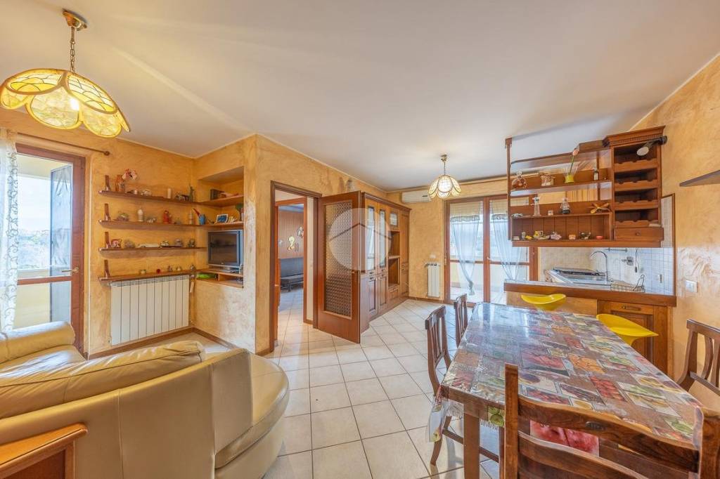 appartamento in vendita a Roma in zona Castelverde