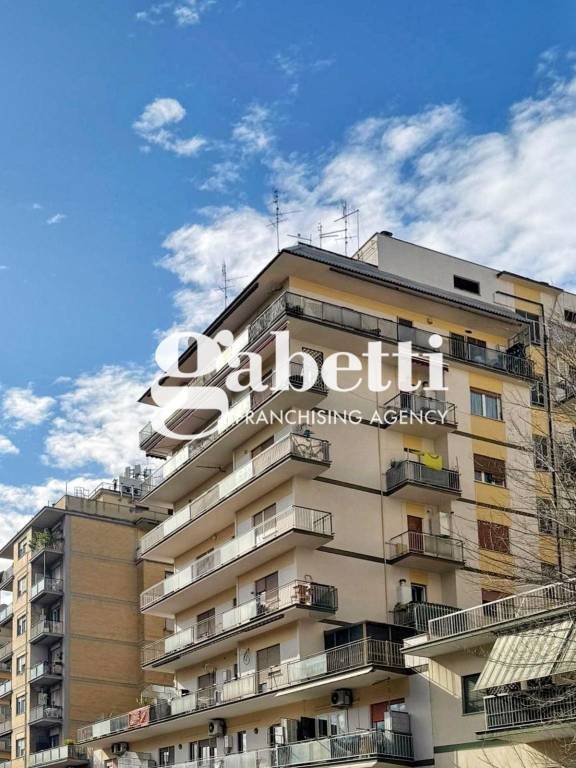 appartamento in vendita a Roma in zona Prenestino-Labicano