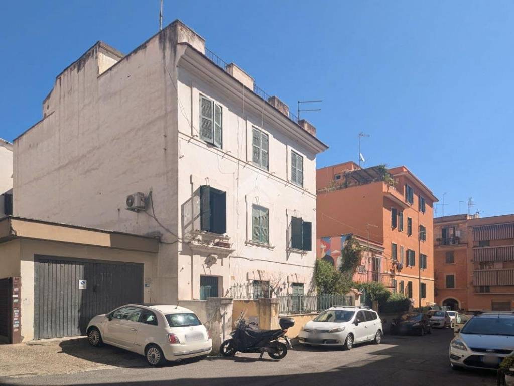 appartamento in vendita a Roma in zona Prenestino-Centocelle