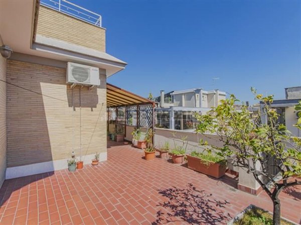 appartamento in vendita a Roma in zona Gianicolense