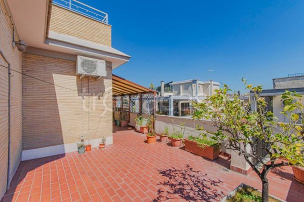 appartamento in vendita a Roma in zona Gianicolense