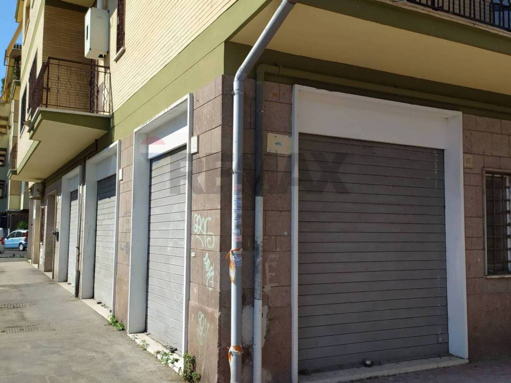 negozio in vendita a Roma in zona Ostia