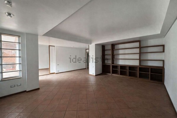 appartamento in vendita a Roma in zona Ostiense