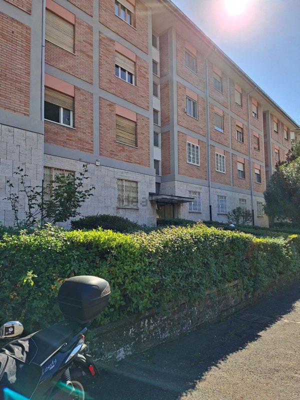 appartamento in vendita a Roma in zona Torre Spaccata