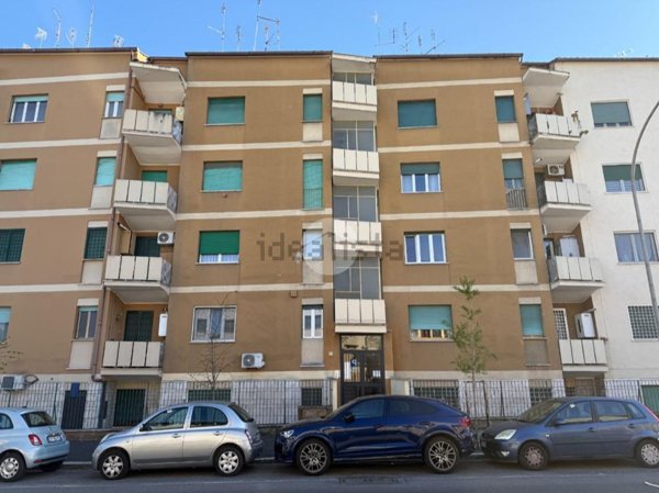 appartamento in vendita a Roma in zona Ostiense
