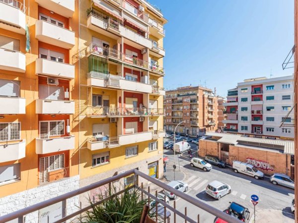 appartamento in vendita a Roma in zona Prenestino-Labicano