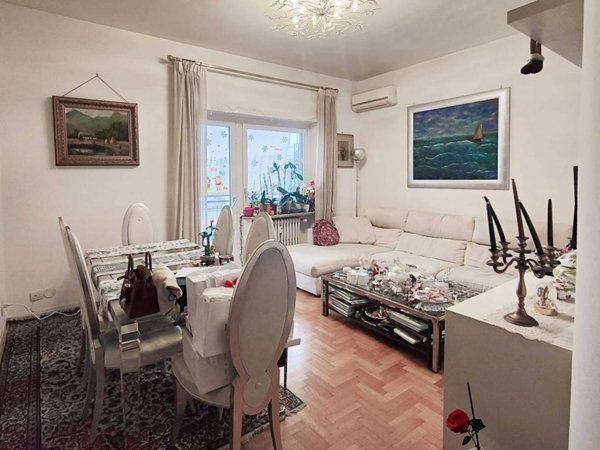 appartamento in vendita a Roma in zona Tomba di Nerone