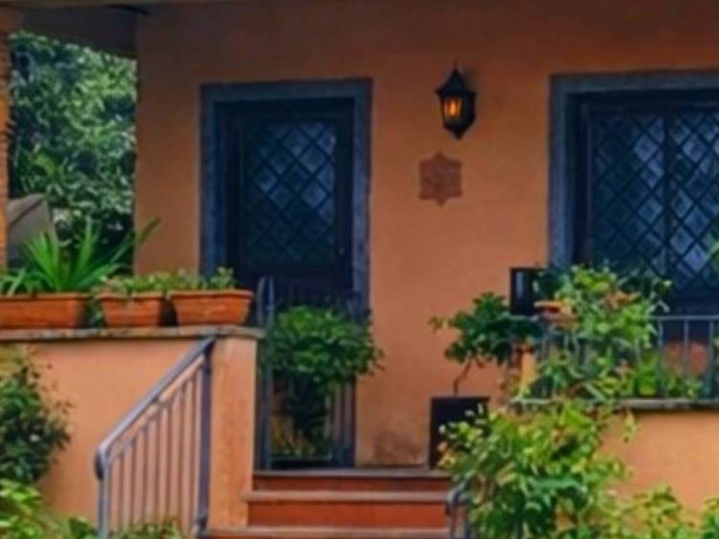 casa indipendente in vendita a Roma in zona Infernetto