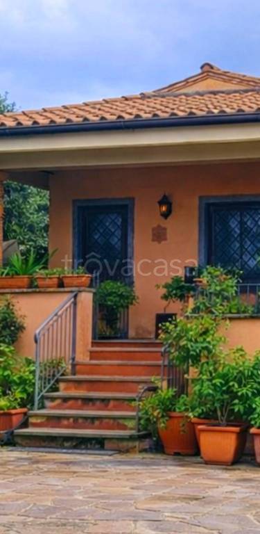 casa indipendente in vendita a Roma in zona Infernetto