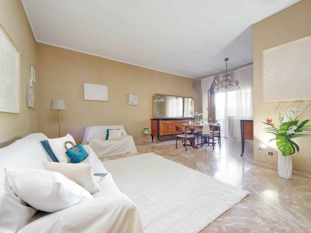 appartamento in vendita a Roma in zona Tuscolano