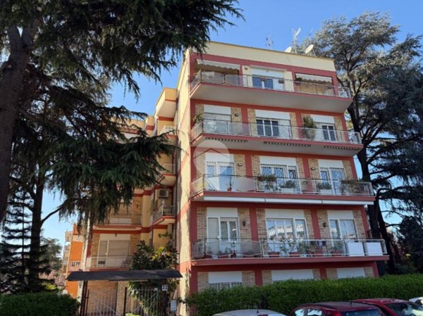 appartamento in vendita a Roma in zona Giuliano Dalmata
