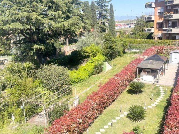 appartamento in vendita a Roma in zona Appio Claudio