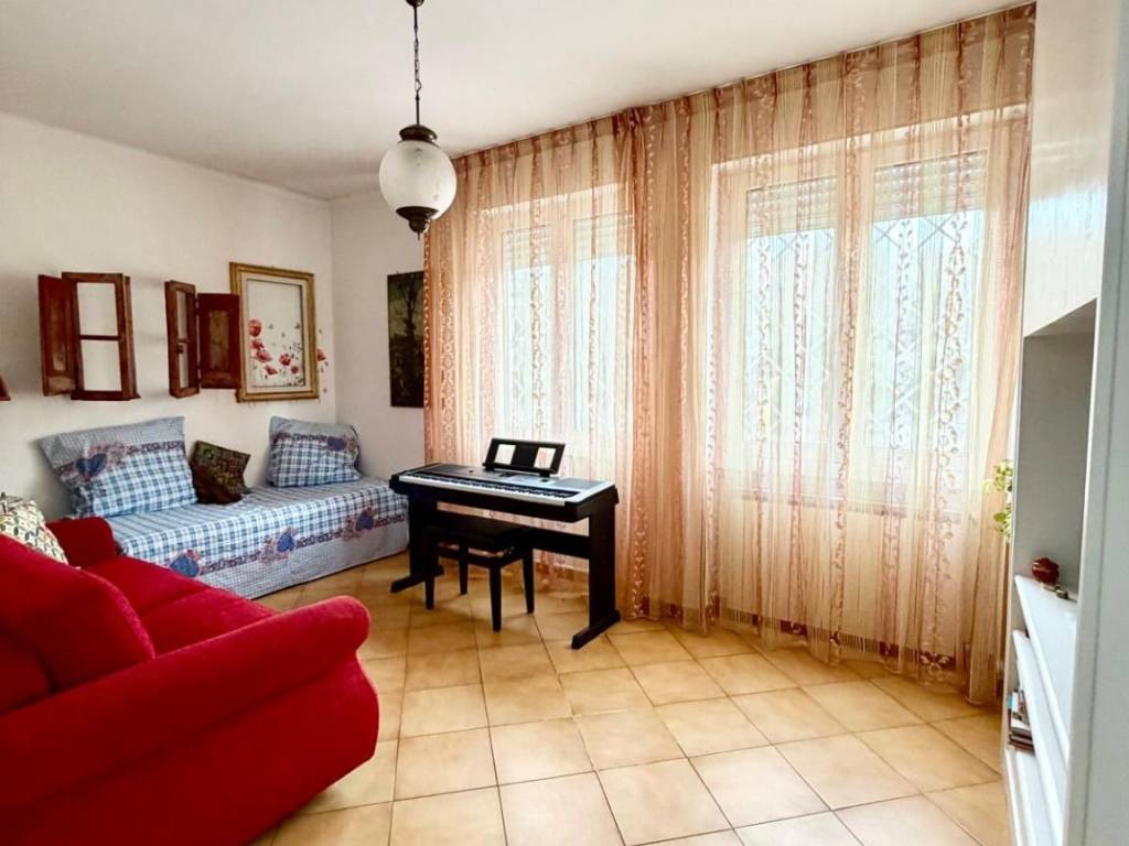 appartamento in vendita a Roma in zona Tor de' Cenci