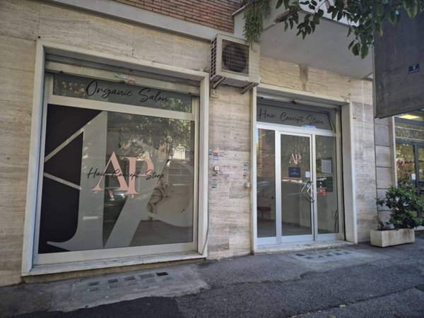 negozio in vendita a Roma in zona Portuense