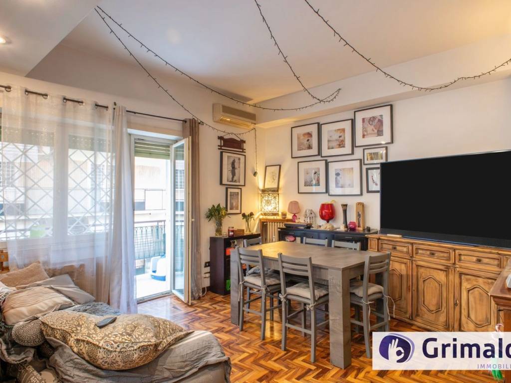 appartamento in vendita a Roma in zona Ardeatino