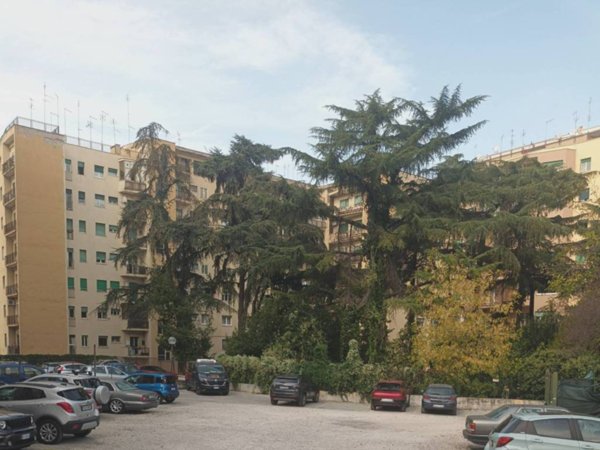 appartamento in vendita a Roma in zona Ostiense