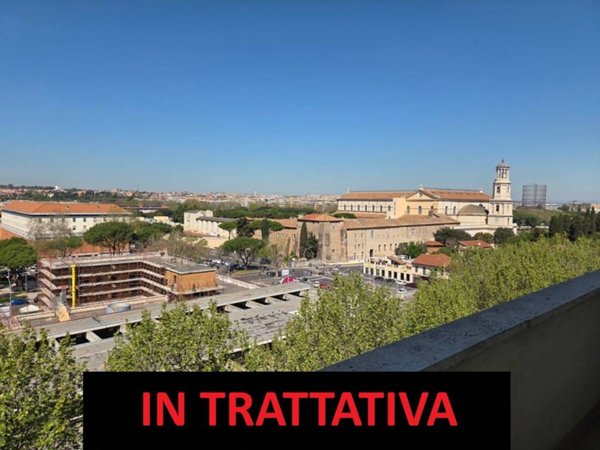 appartamento in vendita a Roma in zona Ostiense