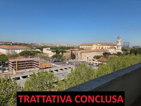 appartamento in vendita a Roma in zona Ostiense