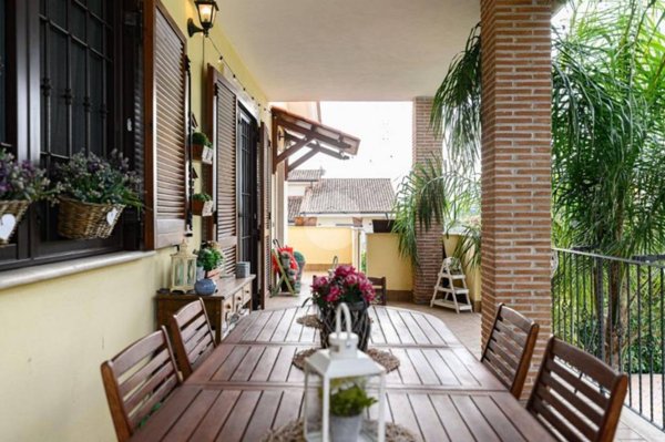 casa indipendente in vendita a Roma in zona Massimina/Casal Lumbroso