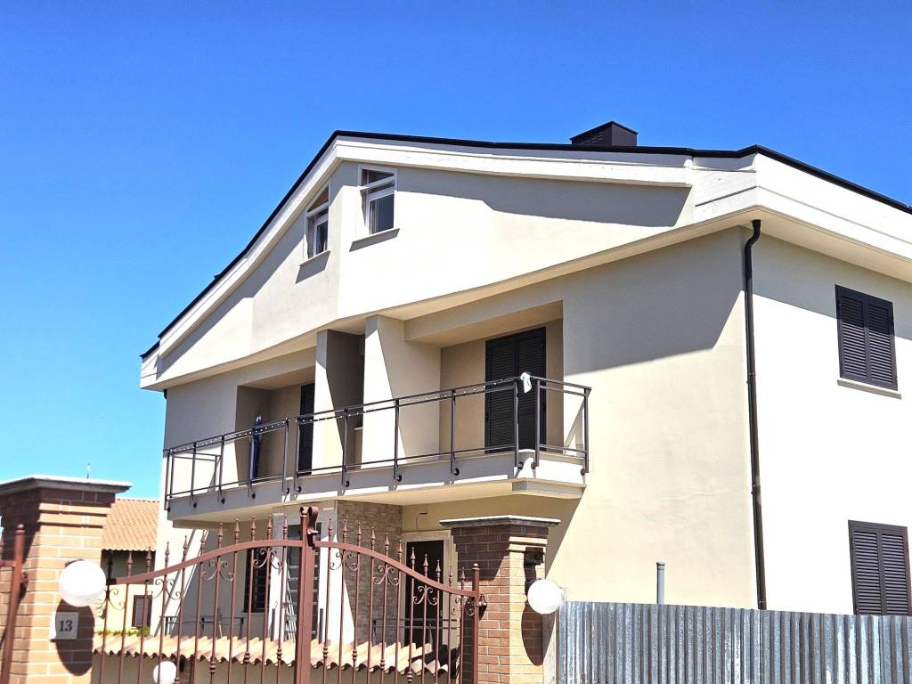 appartamento in vendita a Roma in zona Borghesiana