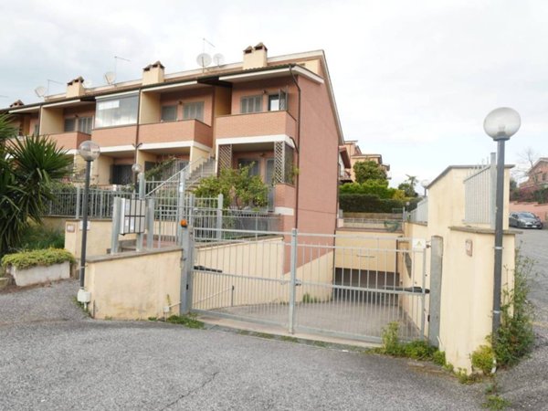 appartamento in vendita a Roma in zona Giuliano Dalmata