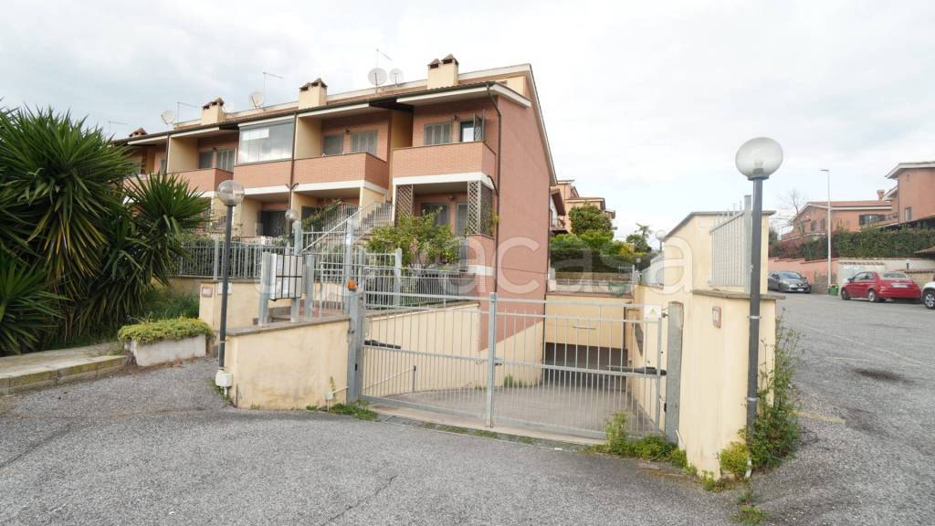 appartamento in vendita a Roma in zona Trigoria