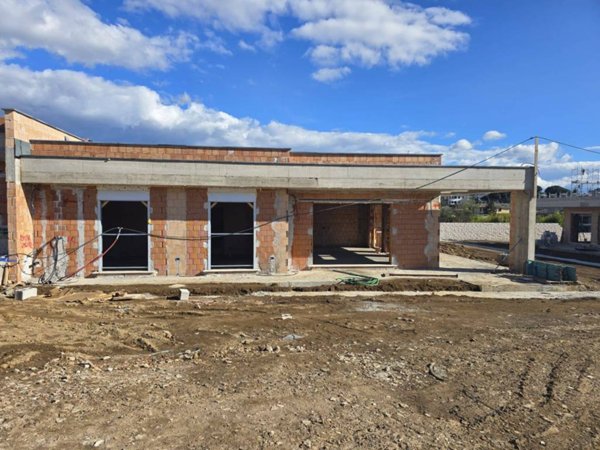 casa indipendente in vendita a Roma in zona Finocchio
