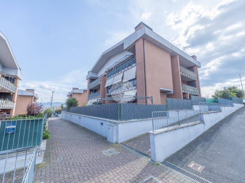 appartamento in vendita a Roma in zona Castelverde