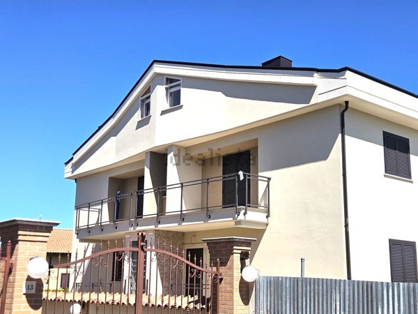 appartamento in vendita a Roma in zona Tor Bella Monaca