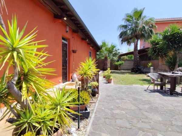 casa indipendente in vendita a Roma in zona Massimina/Casal Lumbroso