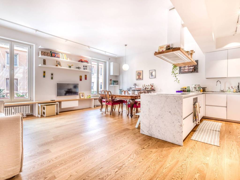 appartamento in vendita a Roma in zona Rione Regola