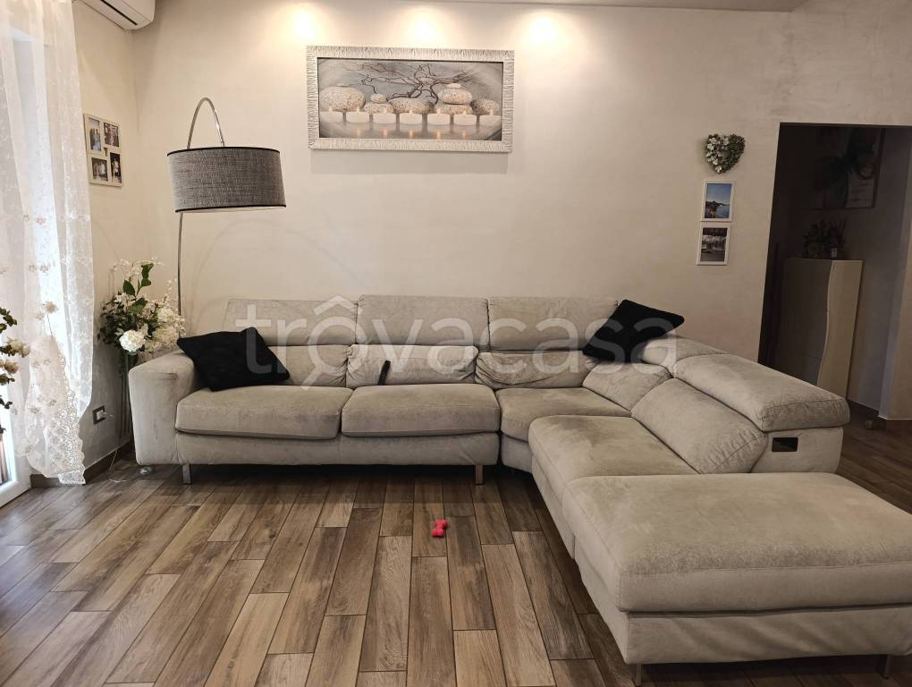 appartamento in vendita a Roma in zona Ostia