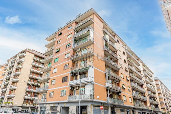 appartamento in vendita a Roma in zona Tuscolano