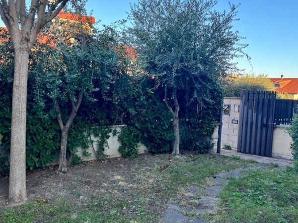 casa indipendente in vendita a Roma in zona Tor Vergata/Torrenova