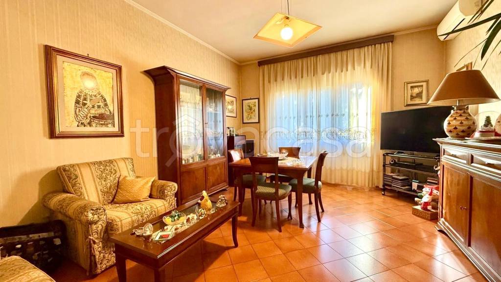 appartamento in vendita a Roma in zona Colle del Sole