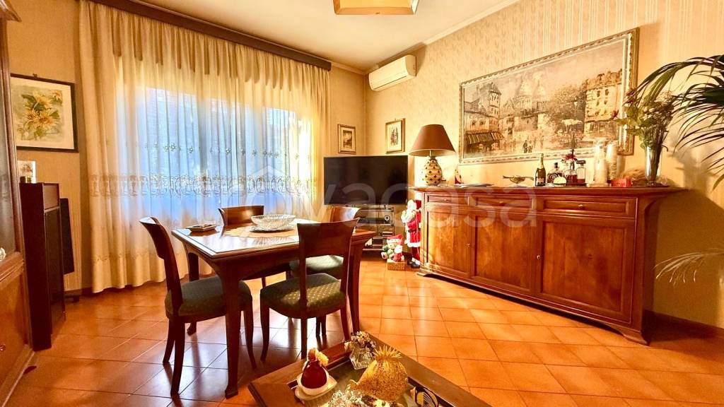appartamento in vendita a Roma in zona Colle del Sole